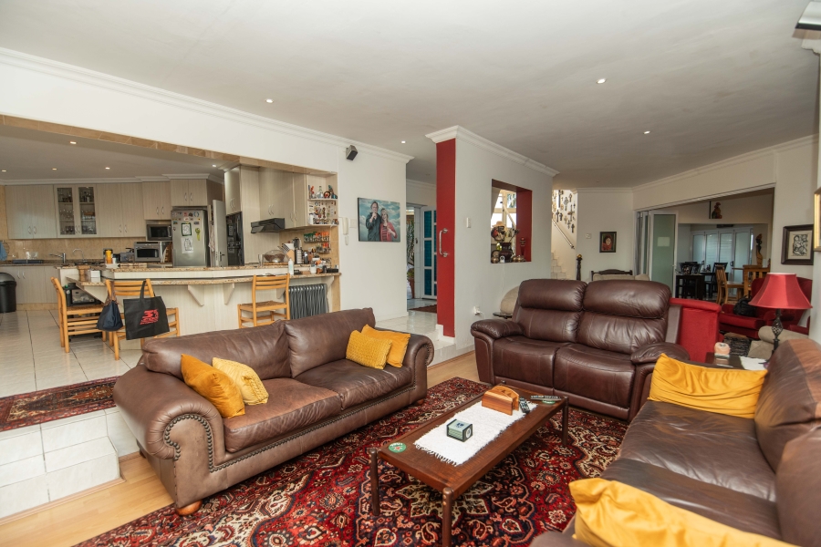 6 Bedroom Property for Sale in Humerail Eastern Cape